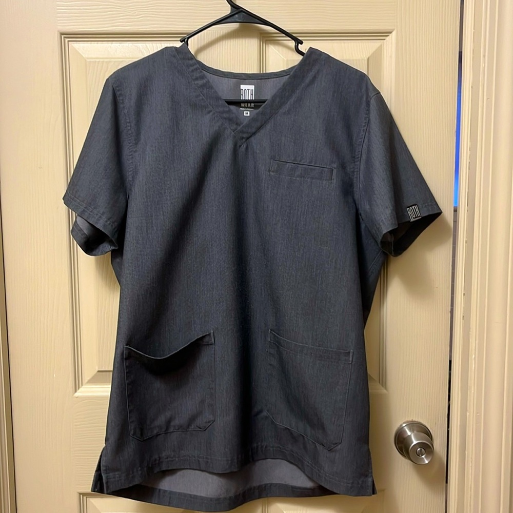Roth Wear Size M Scrub Top